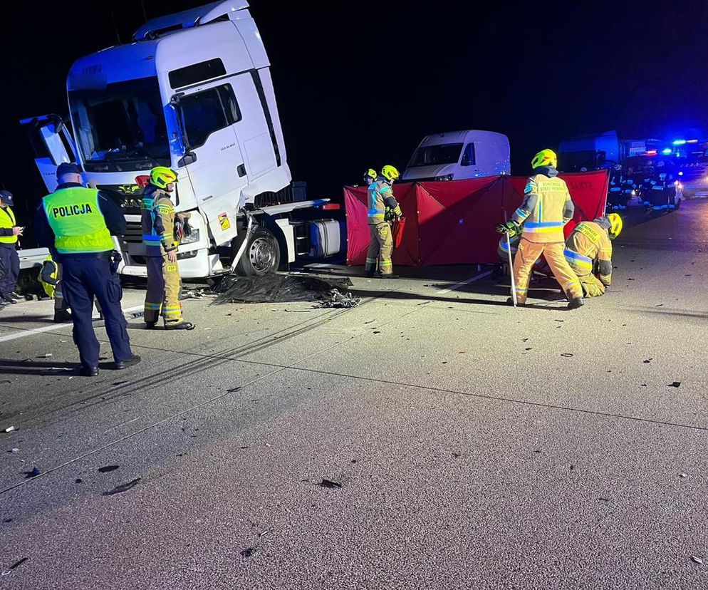 Tragiczny wypadek na S8 w Łódzkiem. Zderzyły się dwie ciężarówki. Jedna osoba nie żyje
