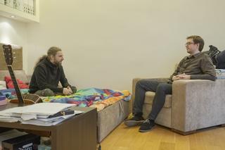 Tak mieszka poseł Dobromir Sośnierz. ma w domu gitarę i pluszowego jednorożca 