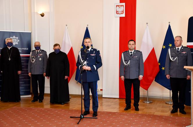 Nowi policjanci w woj. podlaskim. Ślubowanie złożyło 12 policjantów