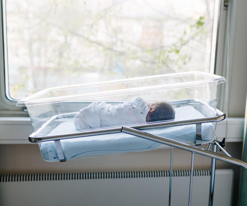Niesamowite narodziny w Indiach. Urodziło się niemowlę, które ma cztery nogi