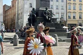 Polonez wiosenny na Rynku Głównym w Krakowie