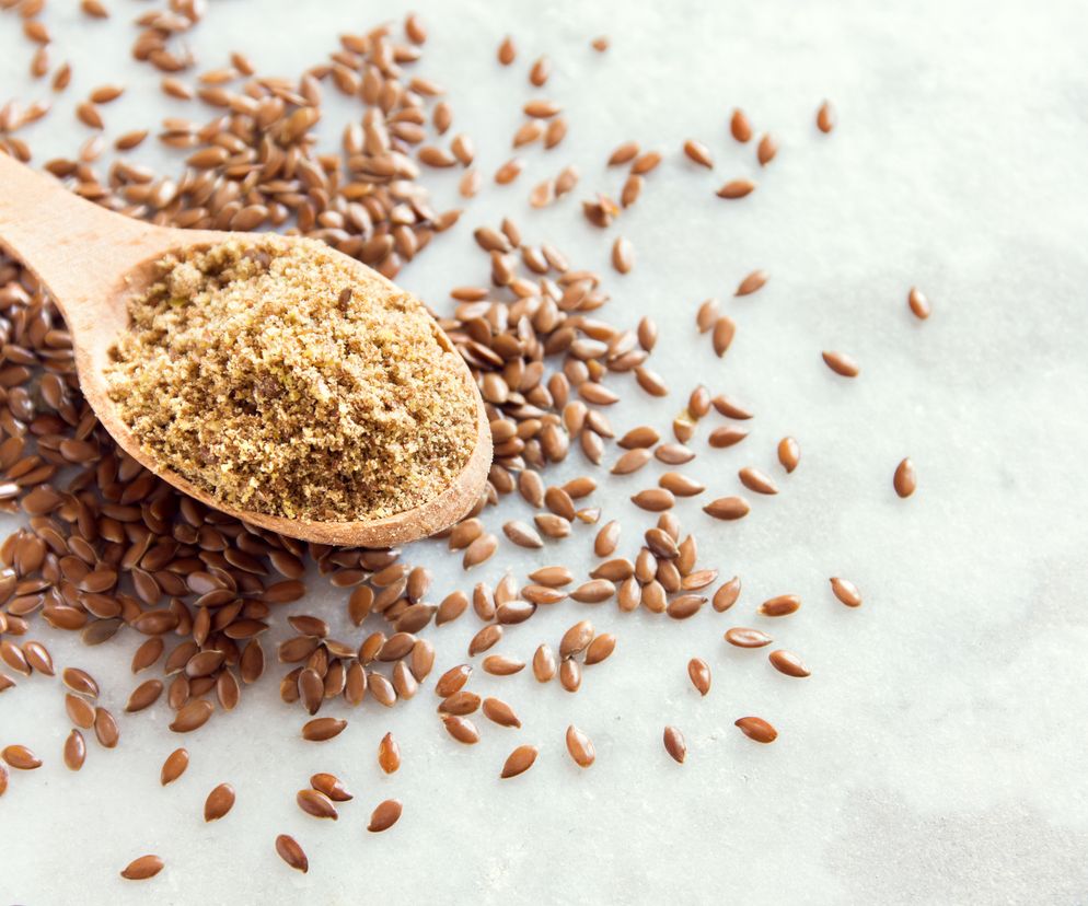 Mieszanka lnu i goździków – domowy preparat na pozbycie się pasożytów. Zrób ją sam!