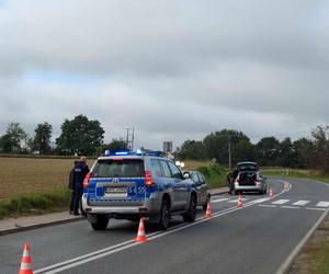 Śmiertelne potrącenie w Jadownikach. Pod kołami samochodu zginął  pieszy