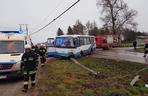 Tołcze. Autobus zderzył się z osobówką. Trzy osoby zabrane do szpitala