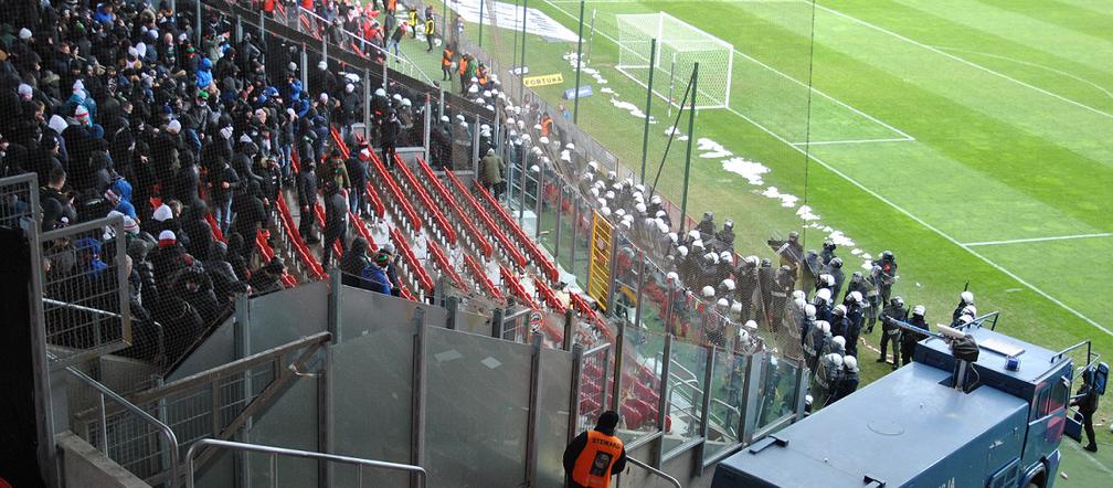 Demolka na stadionie Widzewa po meczu z GKS Tychy