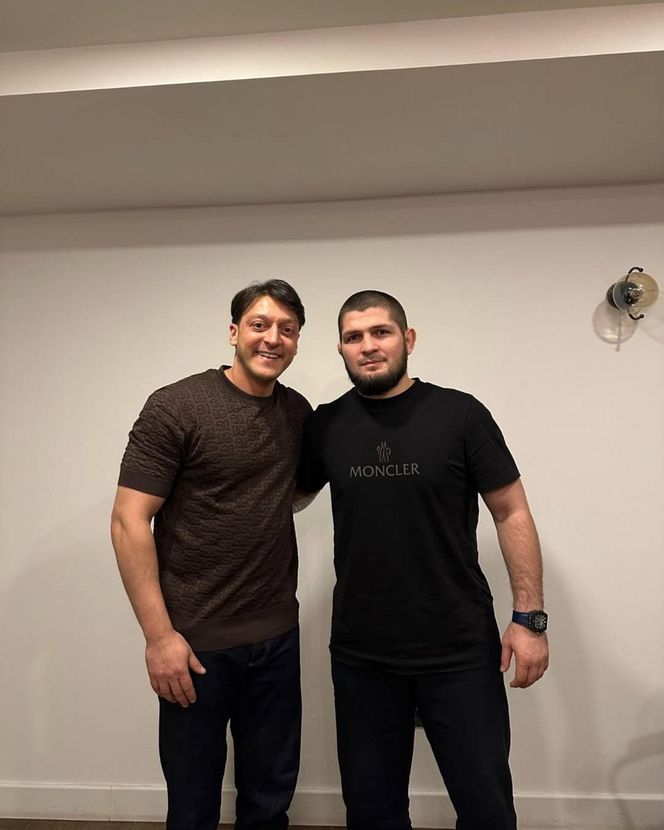 Mesut Ozil przeszedł niezwykłą przemianę!