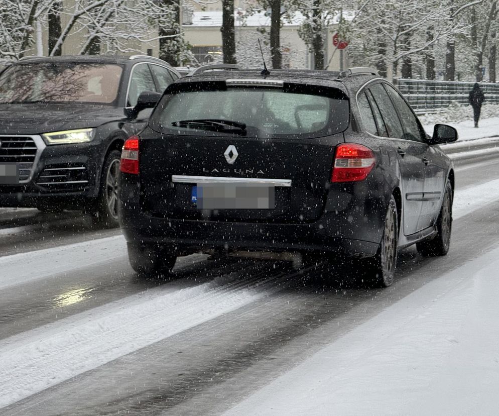 Śnieżny armagedon w Warszawie. Pierwszy atak zimy sparaliżował stolicę. Ogłoszono akcję ALFA