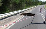 Obwodnica Bolesławia - najpierw zapadliska, teraz jezioro