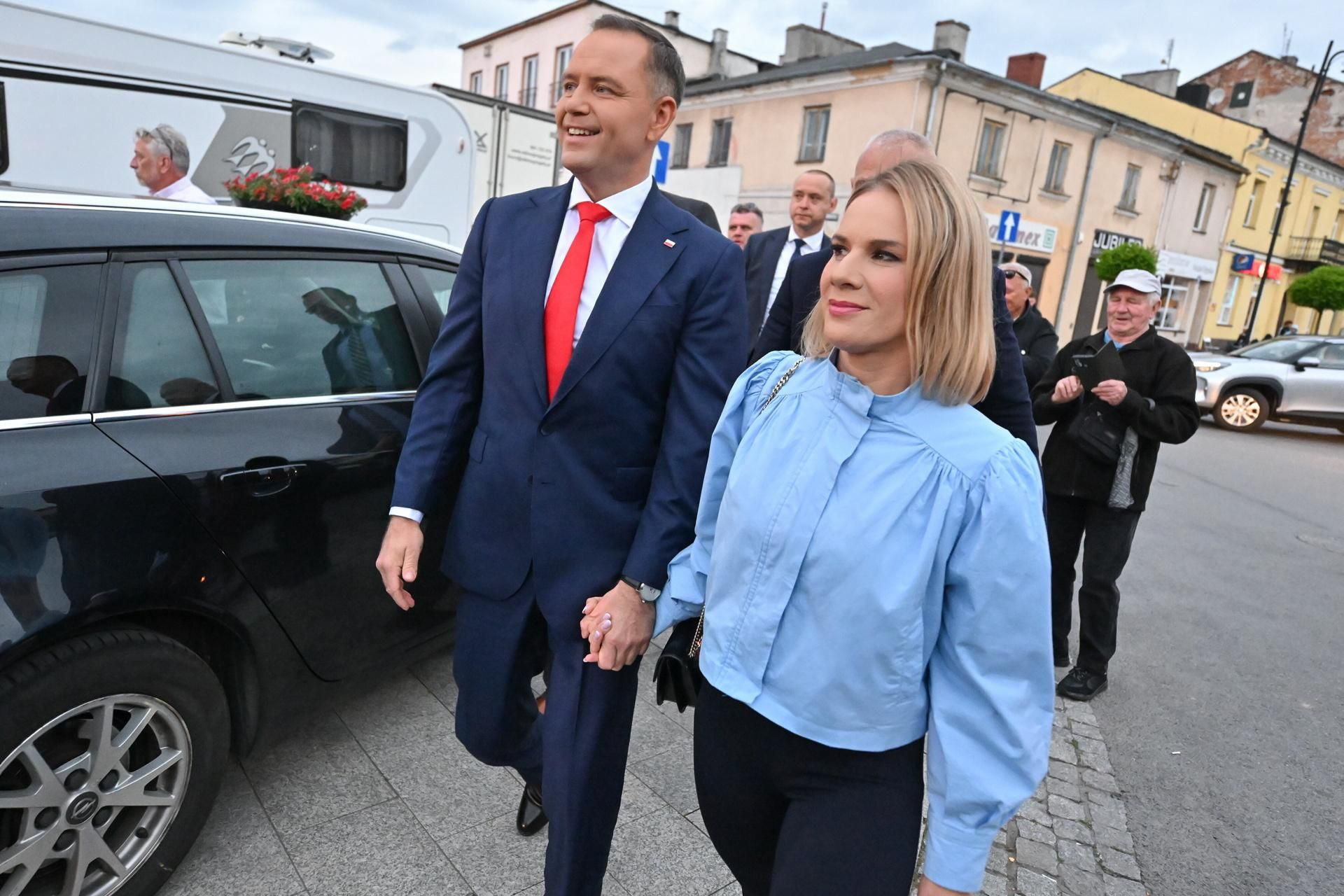 Czy pierwsza dama musi rezygnować z pracy? Marta Nawrocka jest aktywna zawodowo