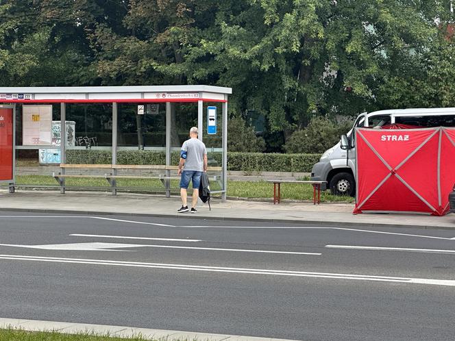 Tragedia na przystanku! Nie żyje mężczyzna. Co tam się stało?