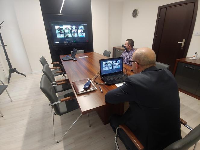 Wideokonferencja starosty ze strażakami. Sprawdź o czym rozmawiano [FOTO]