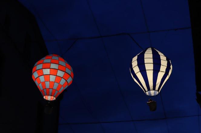 Kolorowe balony z podróżnikami w koszykach nową atrakcją w centrum Pszczyny