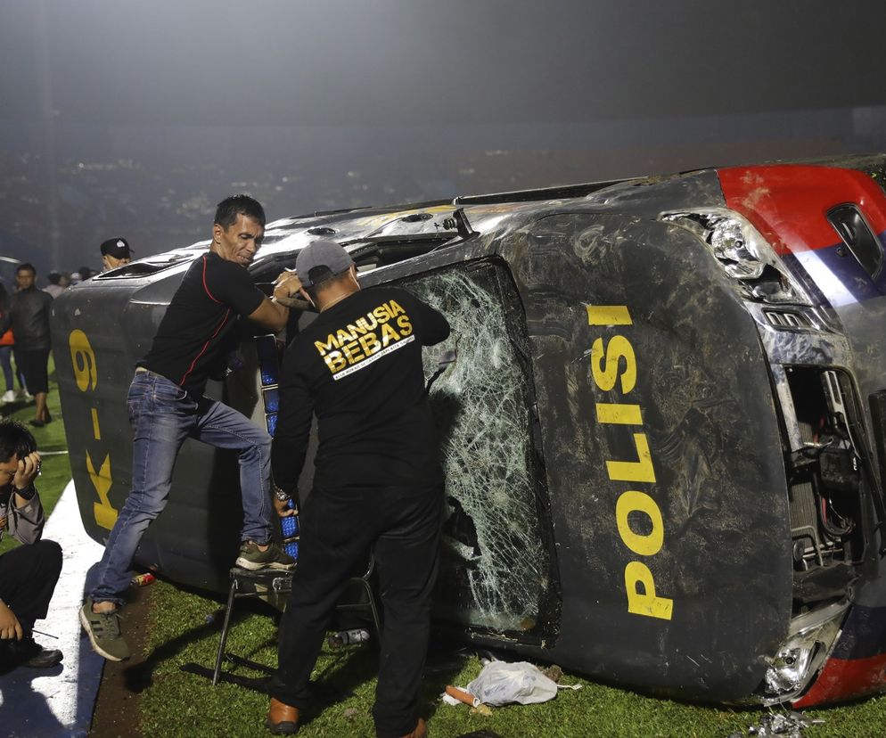 Indonezja. 130 osób nie żyje, wielu rannych. Dantejskie sceny na meczu
