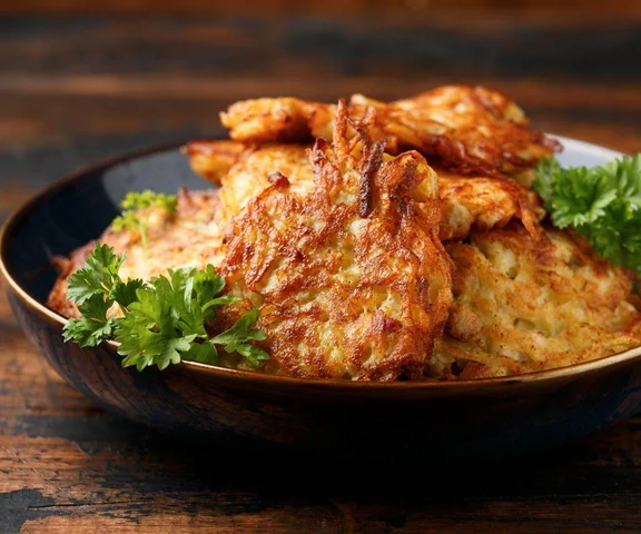 Na Dzień Placków Ziemniaczanych smażę całą furę. Podkręcam je tym zapomnianym warzywem 