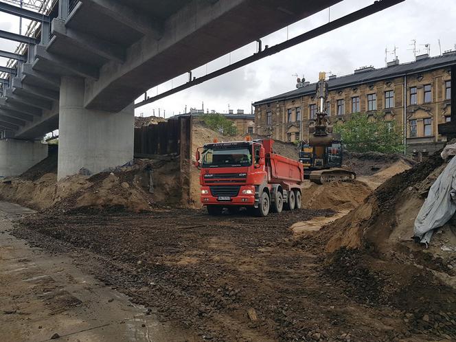 Koniec kolejowego nasypu w centrum Krakowa