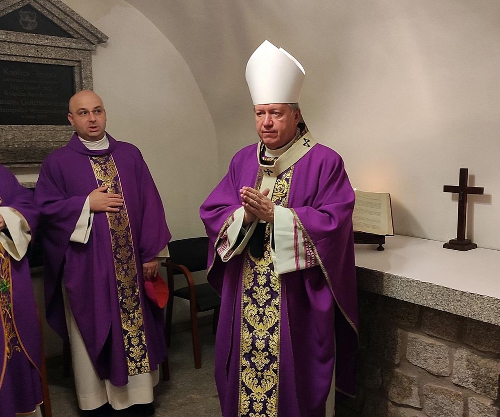 Abp Kupny odprawił Mszę za zmarłych pasterzy Kościoła wrocławskiego