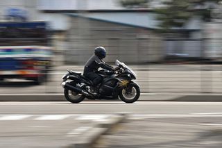 Motocyklista jechał 164 km/h przez miasto