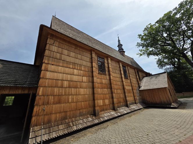 Zabytkowy kościół w Domaradzu.