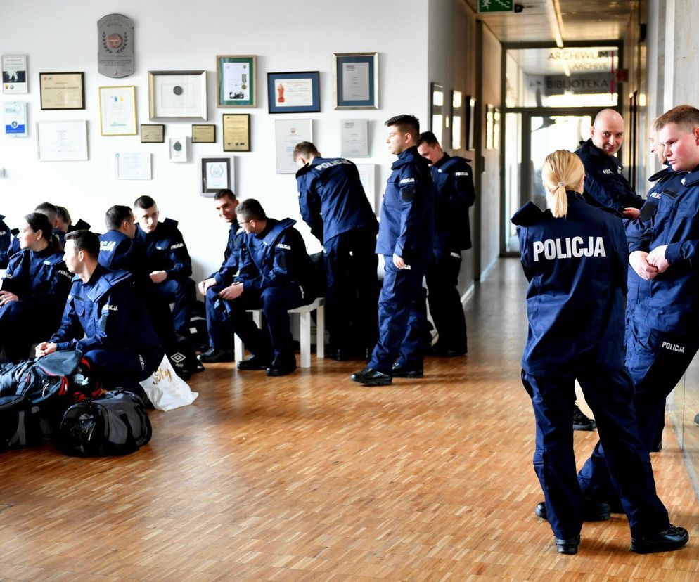 Policjanci przed przyjęciem do służby