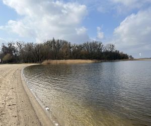 Kąpielisko i Jezioro Dąbie