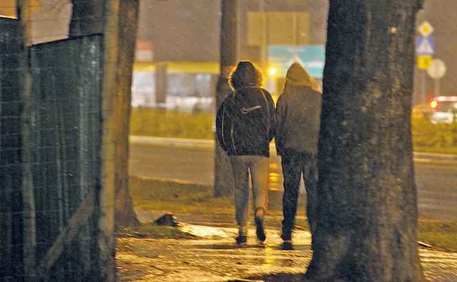 Zostawiła synka na mrozie i poszła kraść?