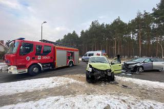 Poważny wypadek w Toruniu! W samochodzie była kobieta i dwójka dzieci [Zdjęcia]
