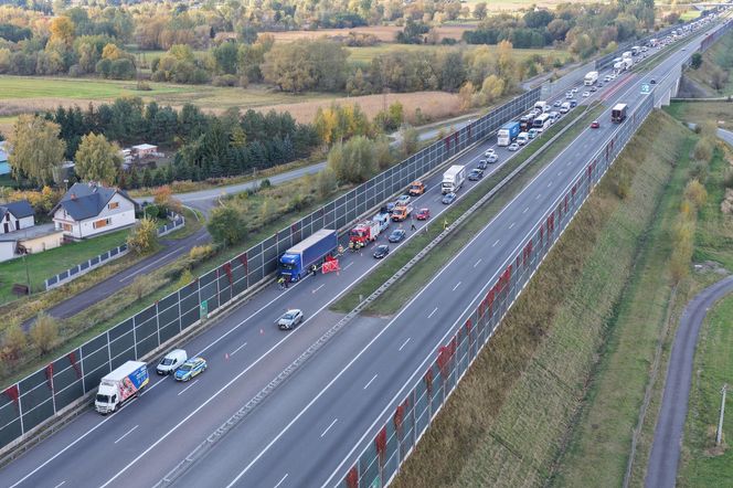 Śmiertelne potrącenie na A2. Nie żyje 71-letni kierowca ciężarówki