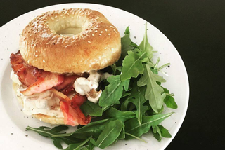 Gdzie zjeść śniadanie w Warszawie? Oto najlepsze miejsca na rozpoczęcie dnia! [GALERIA]