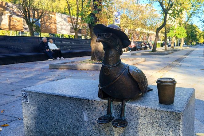 Rzeźby "Marianów" w Kołobrzegu