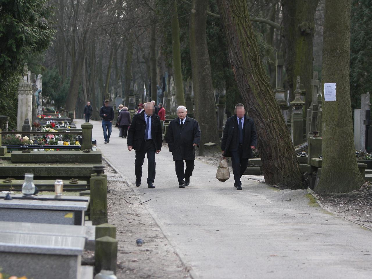 KACZYŃSKI NA CMENTARZU.