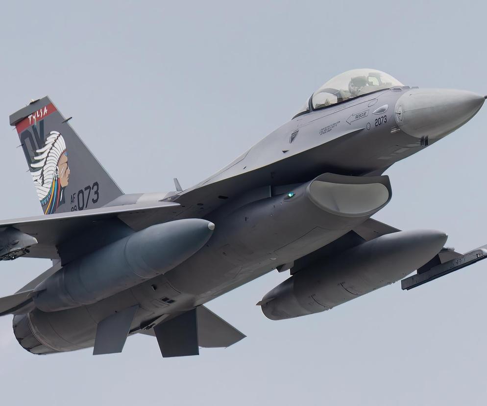 F-16