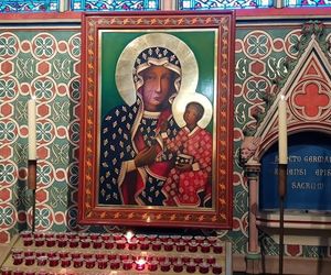 Paryż: Jasnogórska Ikona wróciła do Kaplicy Polskiej w katedrze Notre – Dame 