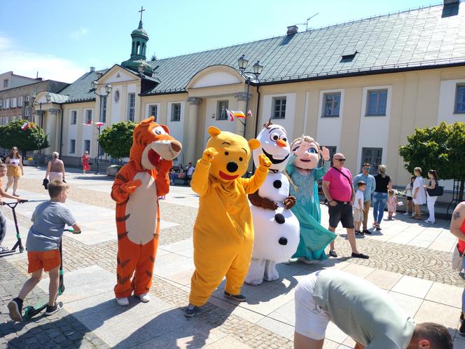 Chcieli podkreślić potrzebę swoich działań. Ulicami Białegostoku przeszedł Marsz Rodzin Zastępczych