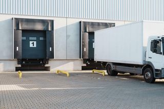 Serwis bram przemysłowych i obowiązkowe przeglądy – jak powinien wyglądać profesjonalny serwis?