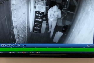 Czy to ten mężczyzna podpalił toruńską restaurację? Weranda Chełmińska opublikowała zdjęcia i nagranie z monitoringu!