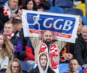 Kibice na meczu Polska -Nowa Zelandia na Stadionie Śląskim