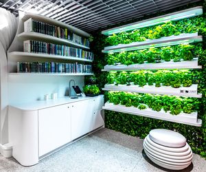 Metroteka – biblioteka na stacji metra M2 Kondratowicza w Warszawie