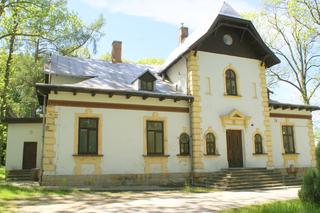 Zabytkowy pałac na Podkarpaciu na sprzedaż. Jaka cena? 