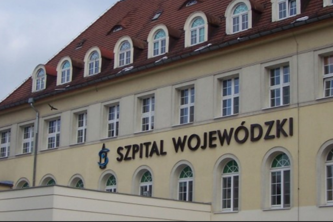 Opole: Pod szpitalem stanęło miasteczko koronawirusowe?