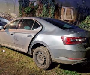 Nieletni ministrant pożyczył auto od księdza, bo chciał się karnąć. Wylądował na ścianie posesji 