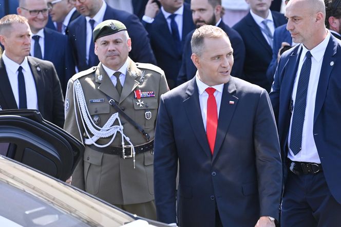 Ile wzrostu ma Karol Nawrocki? Analizujemy, czy jest najwyższym prezydentem w historii Polski