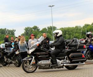 Przed Areną Lublin symbolicznie pożegnano dwójkę tragicznie zmarłych motocyklistów