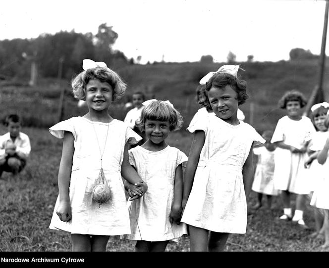 Dzieci w zakłądzie leczniczym w Witkowicach (1933 r.)