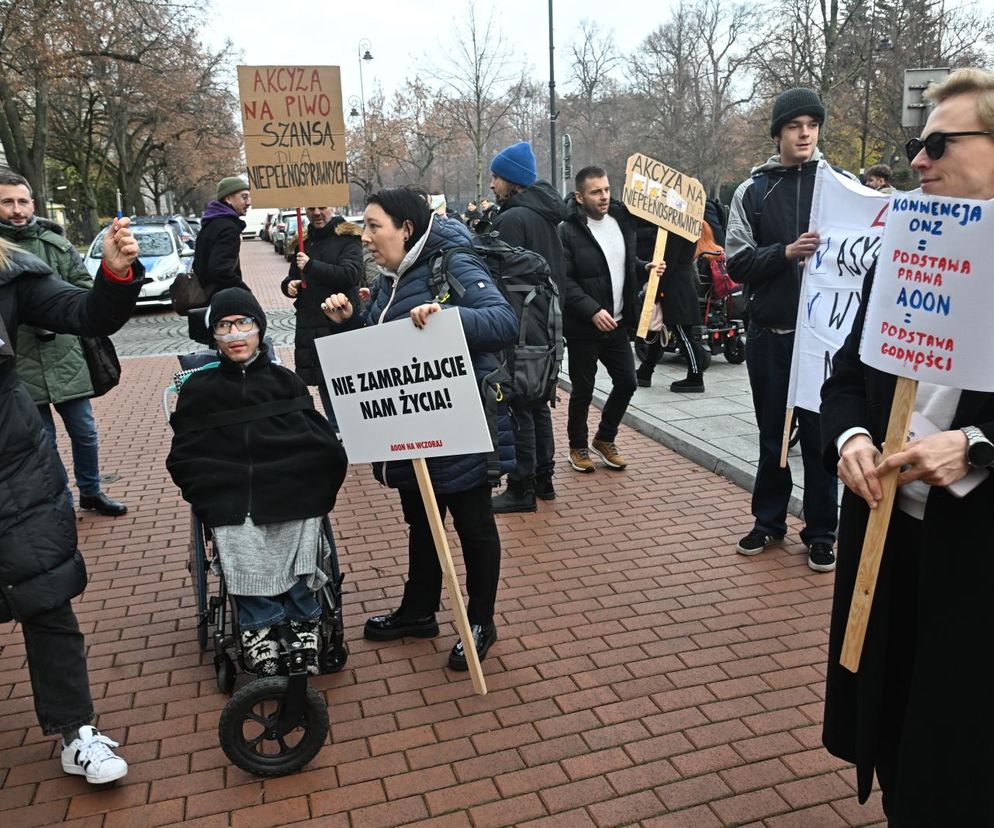 Protest osób z niepełnosprawnościami w Warszawie. Mają konkretny apel