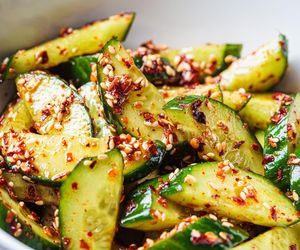 Surówka z ogórków w orientalnym stylu. Spóbujesz raz, zakochasz się na zawsze