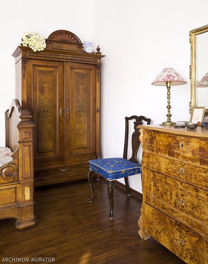 Stare szafy, antyki: historyzm