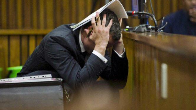 Pistorius placze podczas procesu