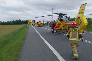 Poważny wpadek koło Krośniewic. W zderzeniu busa z ciężarówką rannych zostało 11 osób