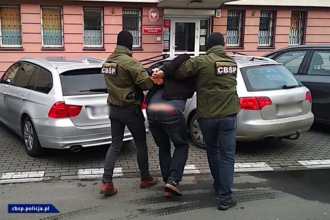Ogromna akcja CBŚP! Zatrzymani mieli tyle broni i amunicji, że mogliby z nich zrobić ładunki wybuchowe