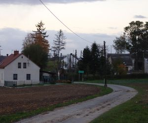 To najmniejsza wieś w Polsce. Ma zaledwie 30 hektarów i tylko kilku mieszkańców